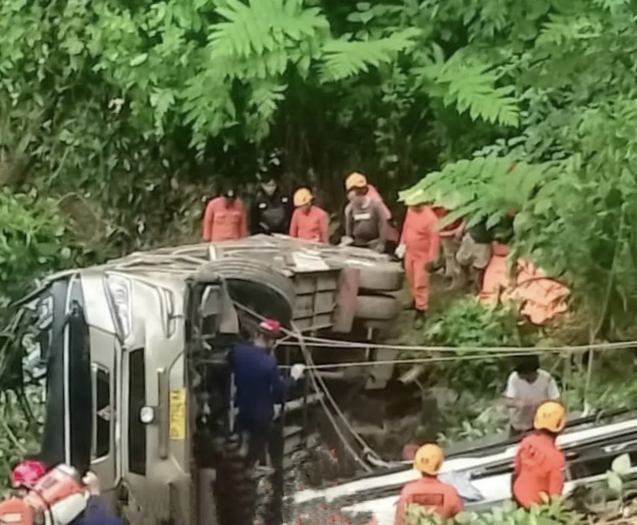 Bus Rute Toraja-Kendari Masuk Jurang, 4 Orang Tewas