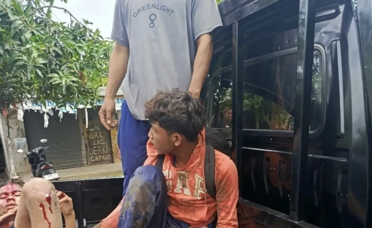 Tawuran Pelajar di Karawang, Tangan hingga Kepala Berdarah-darah