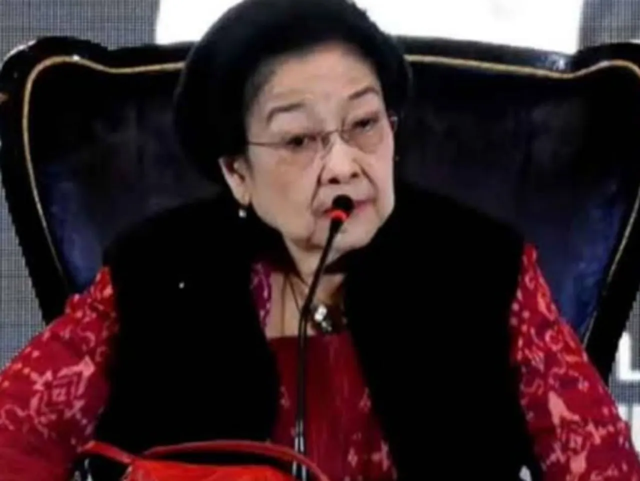 Diundang Bahlil Hadiri di HUT Golkar, Megawati Bingung lalu Utus Perwakilan