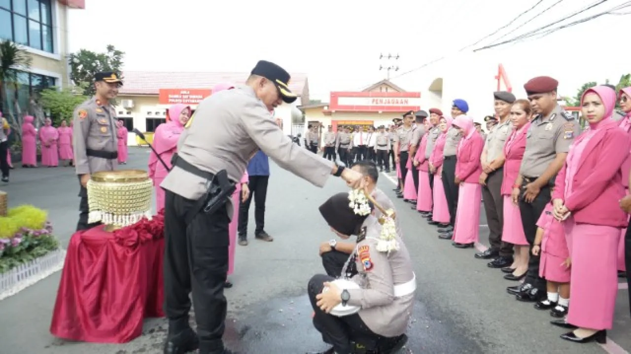 49 Personel Polres Kotabaru Naik Pangkat, Kapolres Apresiasi Dedikasi Anggota