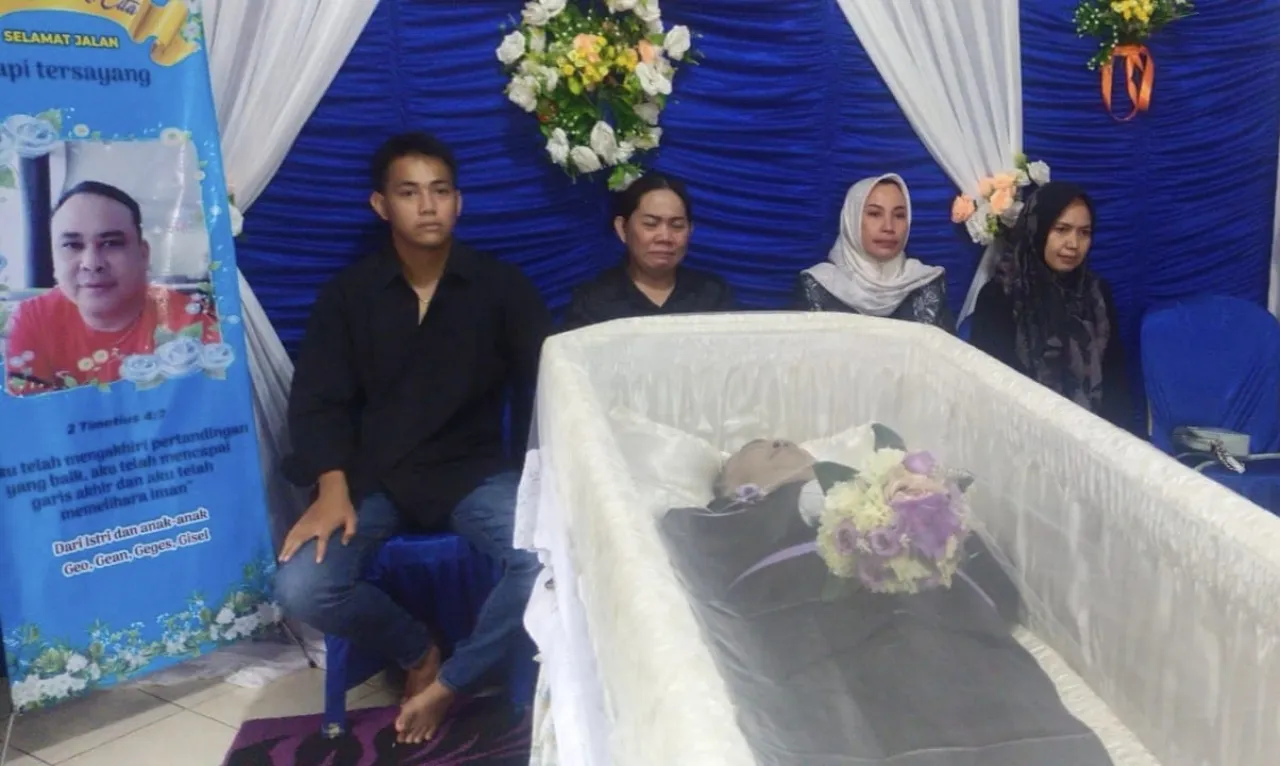 Ketua DPRD Kotabaru Beri Penghormatan Terakhir untuk Almarhum Jerry Lumenta