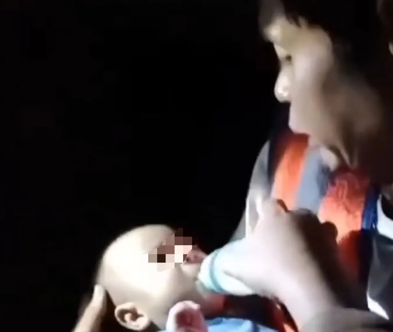 Bayi Gemuk, Putih Usia 4 Bulan Ditemukan di Warung Kosong oleh Tukang Parkir