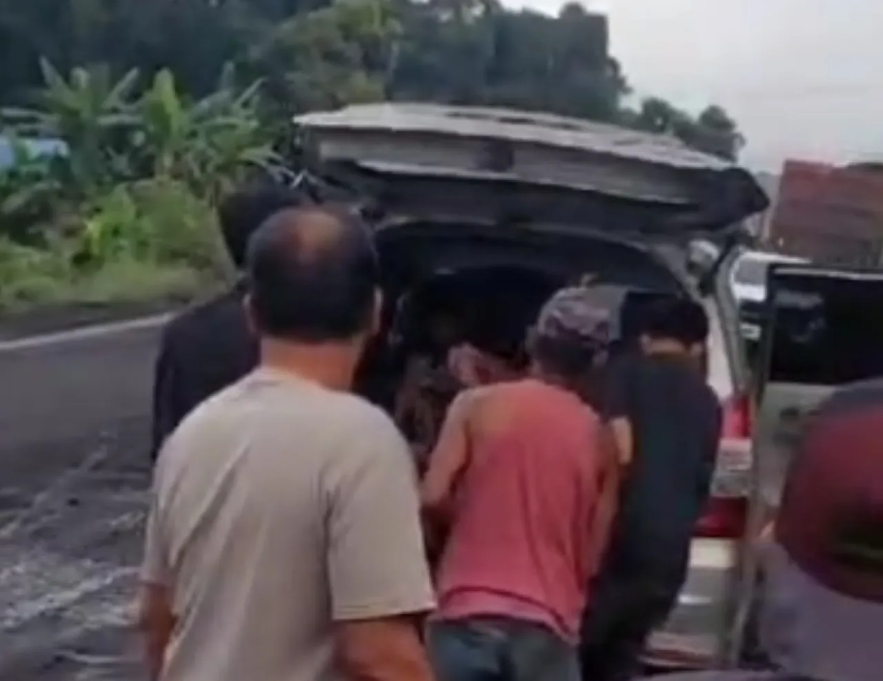 Perkelahian di Tapin,  Korban Luka Berat Akibat Serangan Pelaku