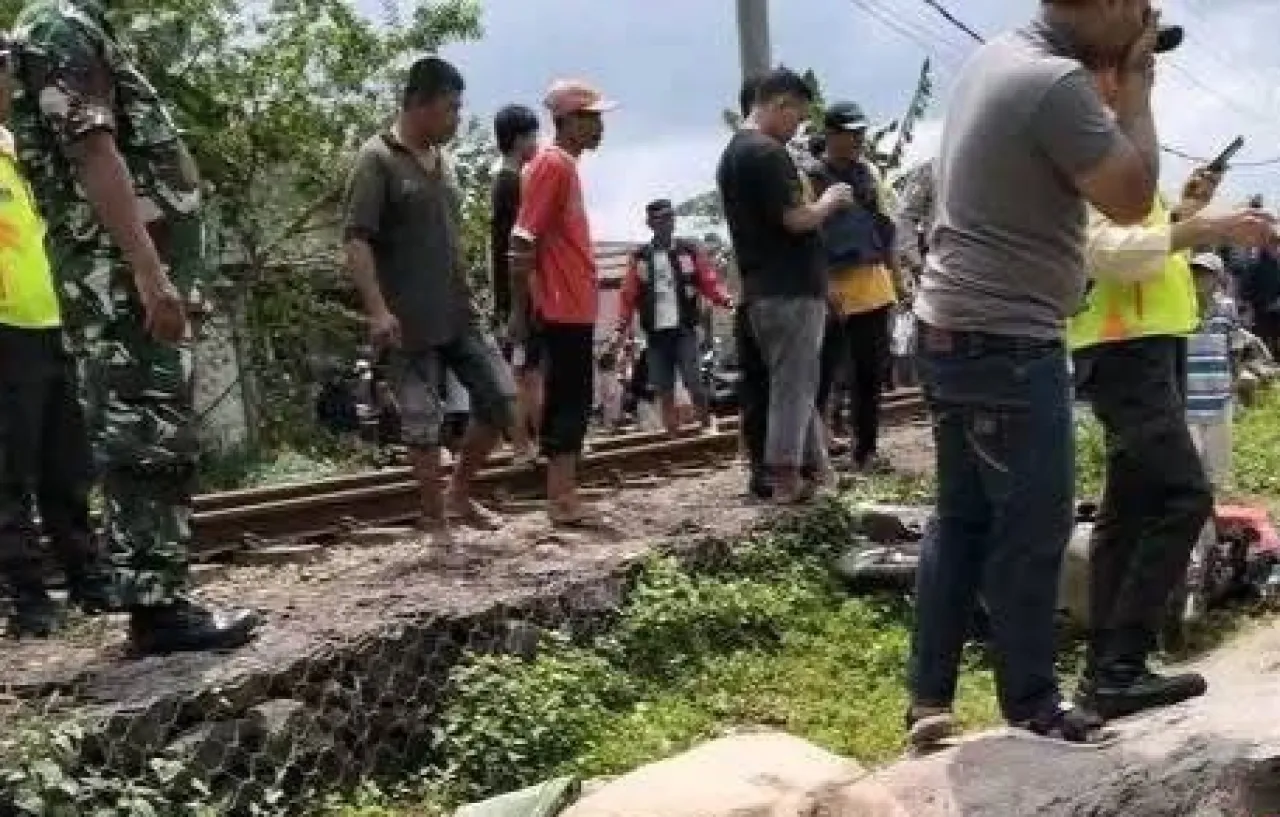 2 Siswi Meninggal Ditabrak KRL di Perlintasan Tanpa Palang Bojonggede Bogor