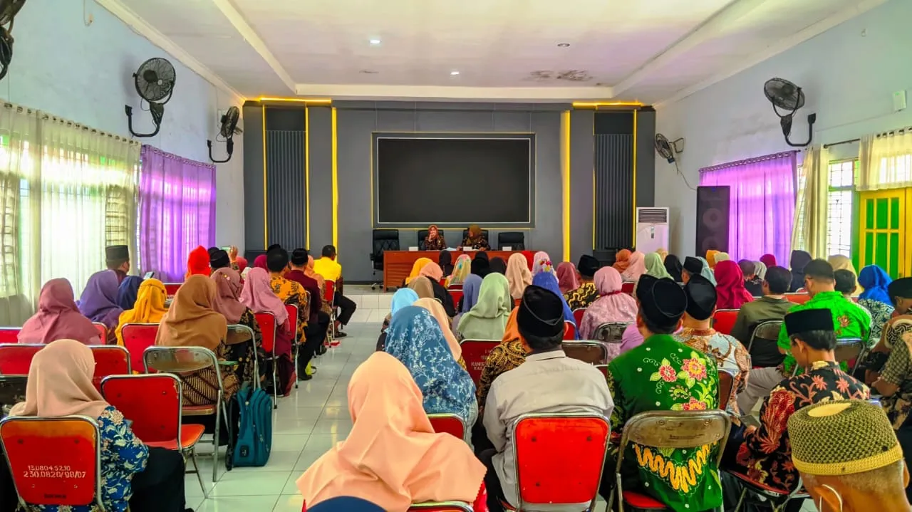 Disdikbud Jombang Pastikan Siswa Baru SD hingga SMP Tahun 2025 Terima Seragam Jadi
