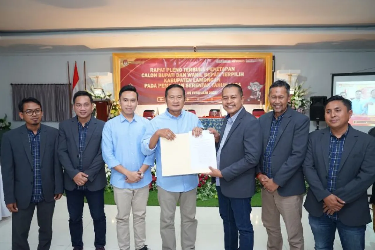 KPU Tetapkan Yuhronur Efendi dan Dirham Akbar Aksara, Pemenang Pilkada Lamongan 2024