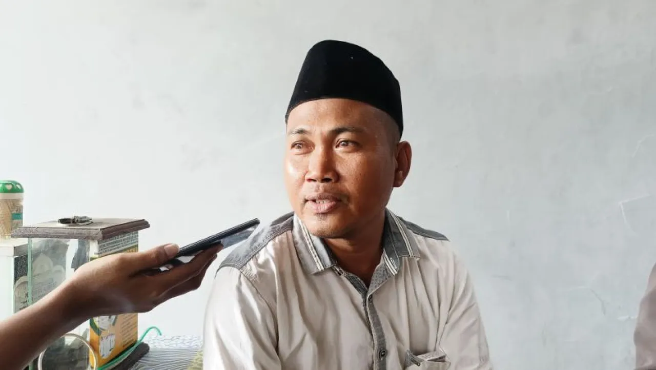Keluarga hingga Warga Giliraja Desak Polisi Segera Tangkap Pelaku Rudapaksa Anak Tiri di Bawah Umur