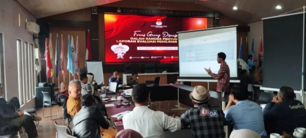 KPU Kota Batu Adakan Focus Group Discussion Bahas 4 Dimensi Bersama Stakeholder dan Media