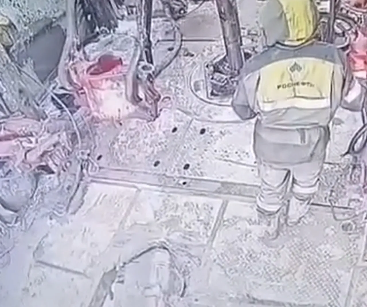 Ketabrak Alat Pengeboran, Pekerja Tambang Koma