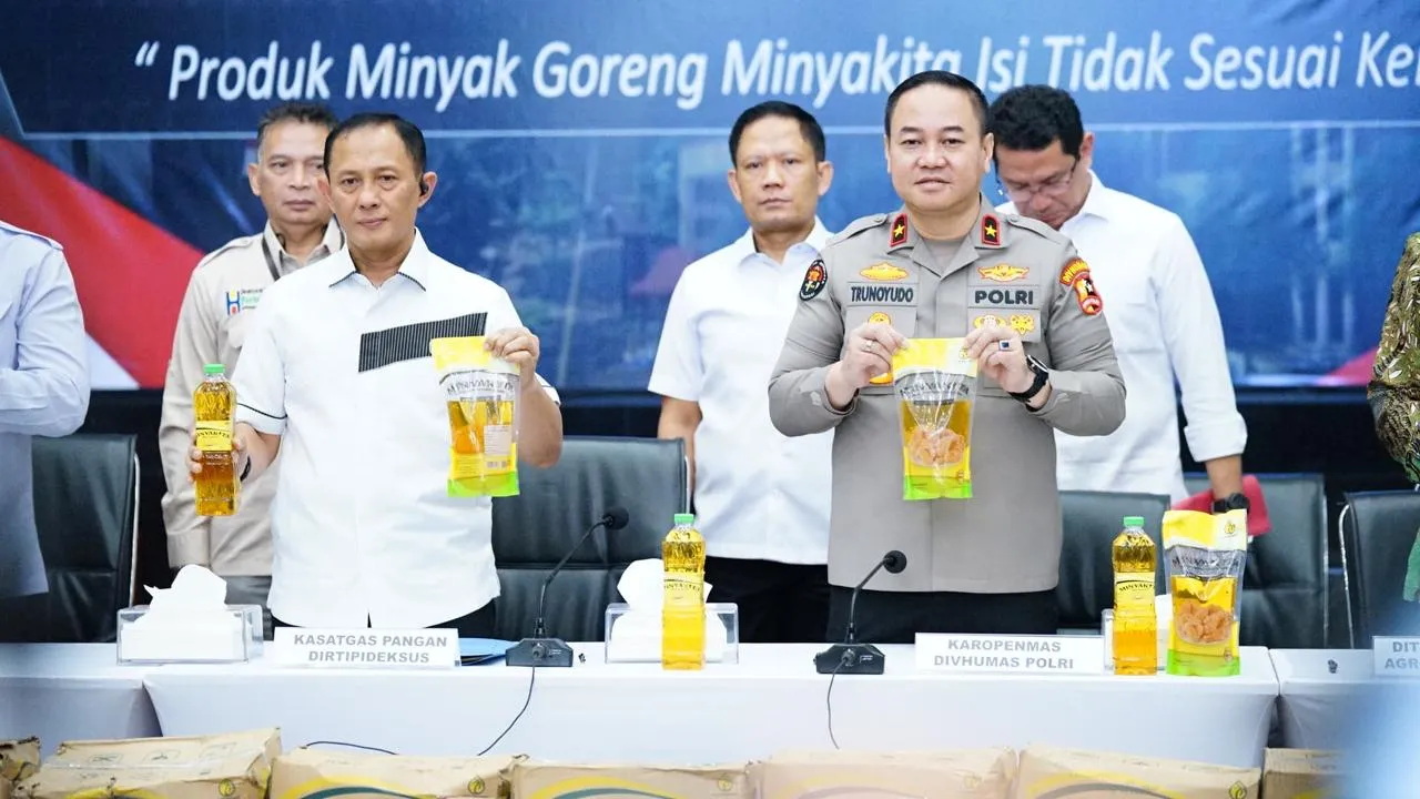 Dirtipedeksus Bareskrim Polri Ungkap Kecurangan Minyak Goreng Ribuan Liter di Depok