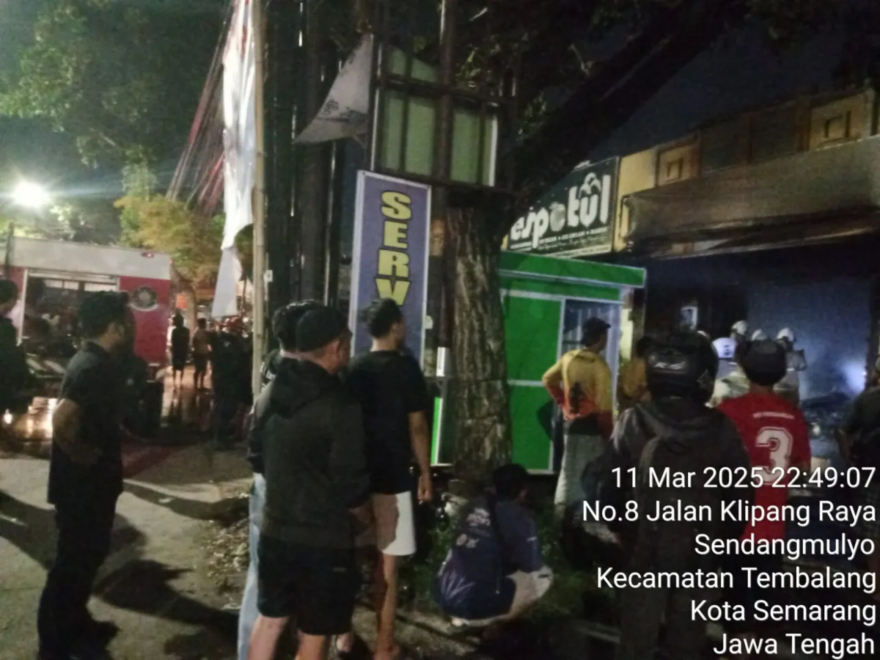Toko Parfum di Pertokoan Klipang Raya Semarang, Dilalap Api