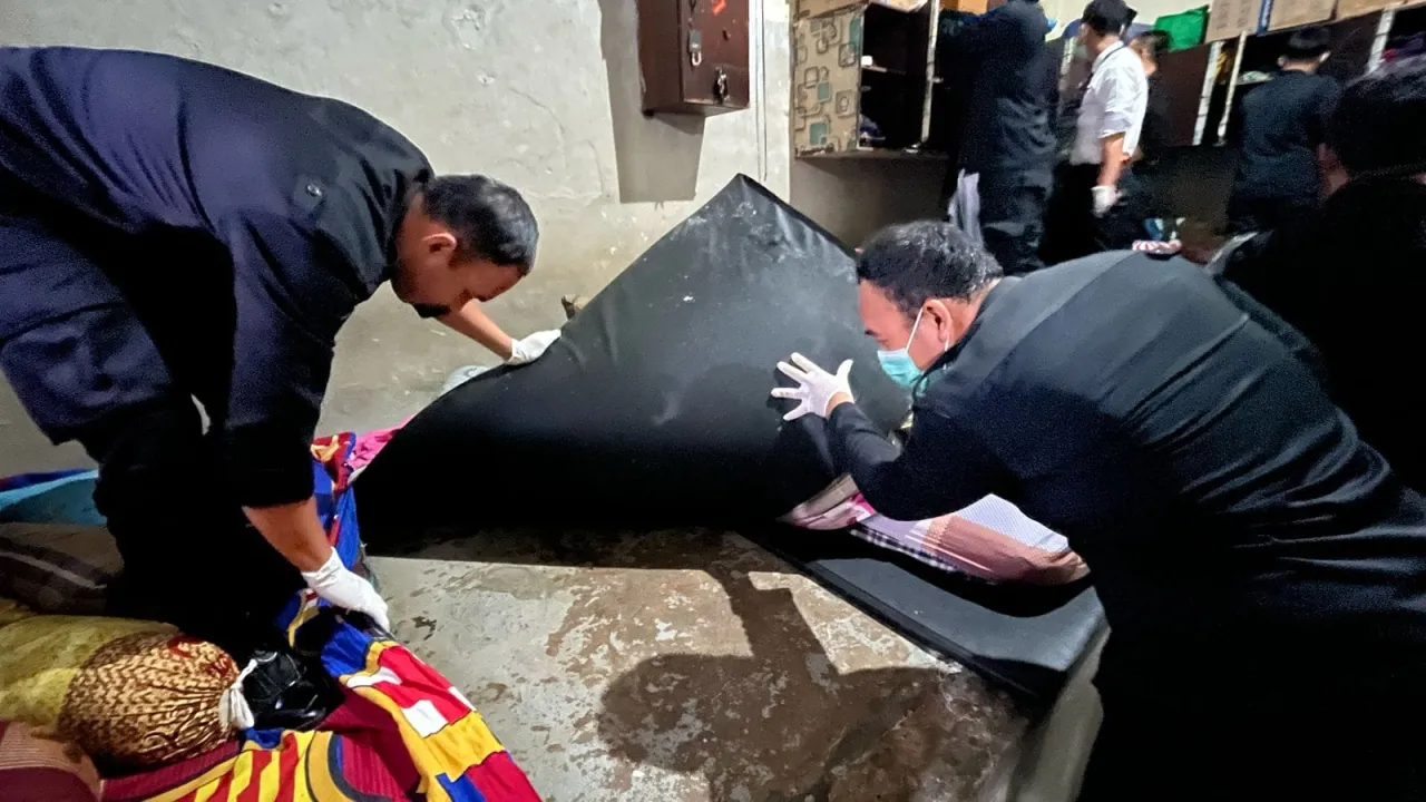 razia intensif di Blok A Lapas Kelas II A Sidoarjo, Jumat (21/3/2025). Foto: Humas