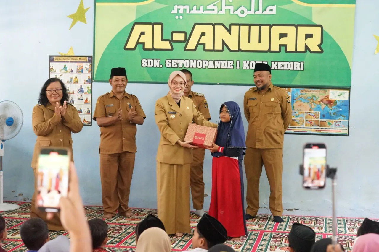 Dorong Peningkatan Kualitas Pendidikan di Kota Kediri, Mbak Vinanda Instruksikan Perbaikan Sekolah Rusak