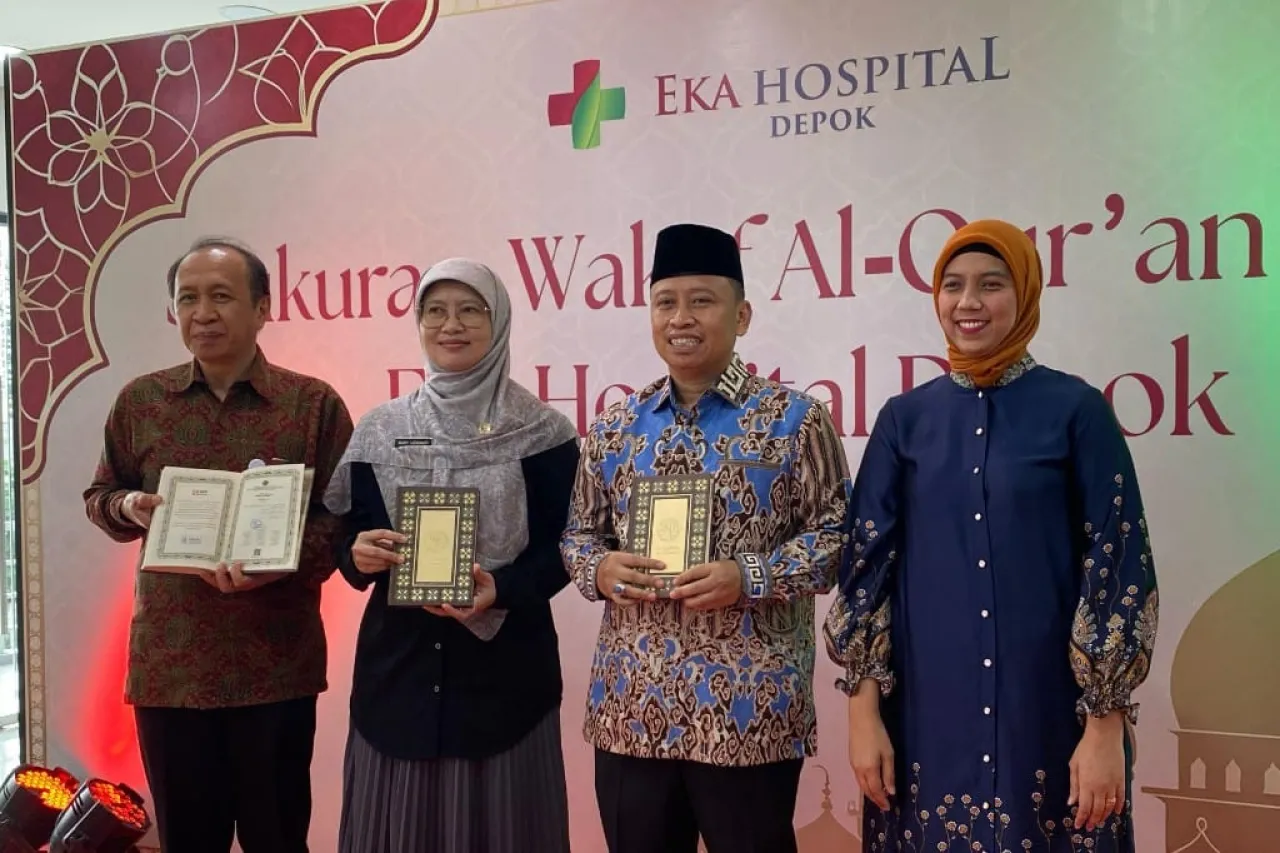 Syukuran Eka Hospital Depok: Wakaf 1.000 Al-Qur’an untuk Masyarakat