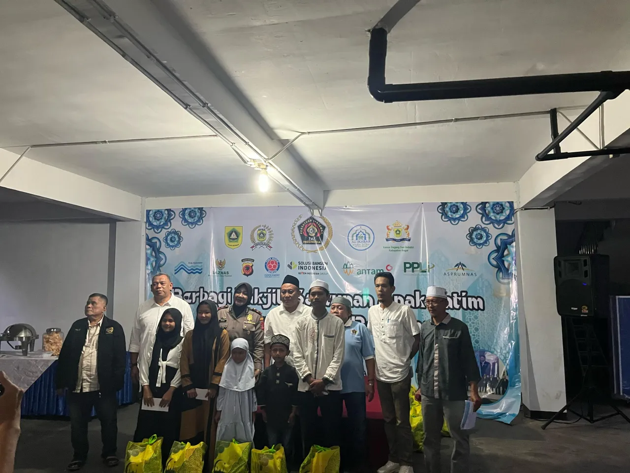 Berbagi Rezeki, PWI Kabupaten Bogor Santuni Puluhan Yatim Piatu