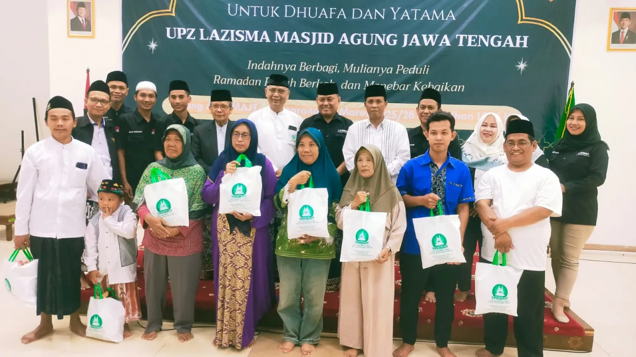 Tasarufkan Ratusan Paket Sembako kepada Dhuafa dan Yatama Semarang