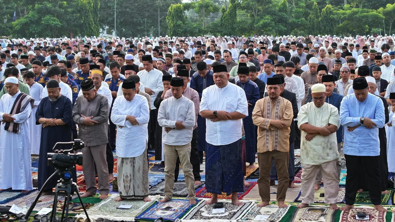Bupati dan Wabup Bogor Laksanakan Shalat Idul Fitri, Ajak Warga Syukuri Hikmah Ramadhan