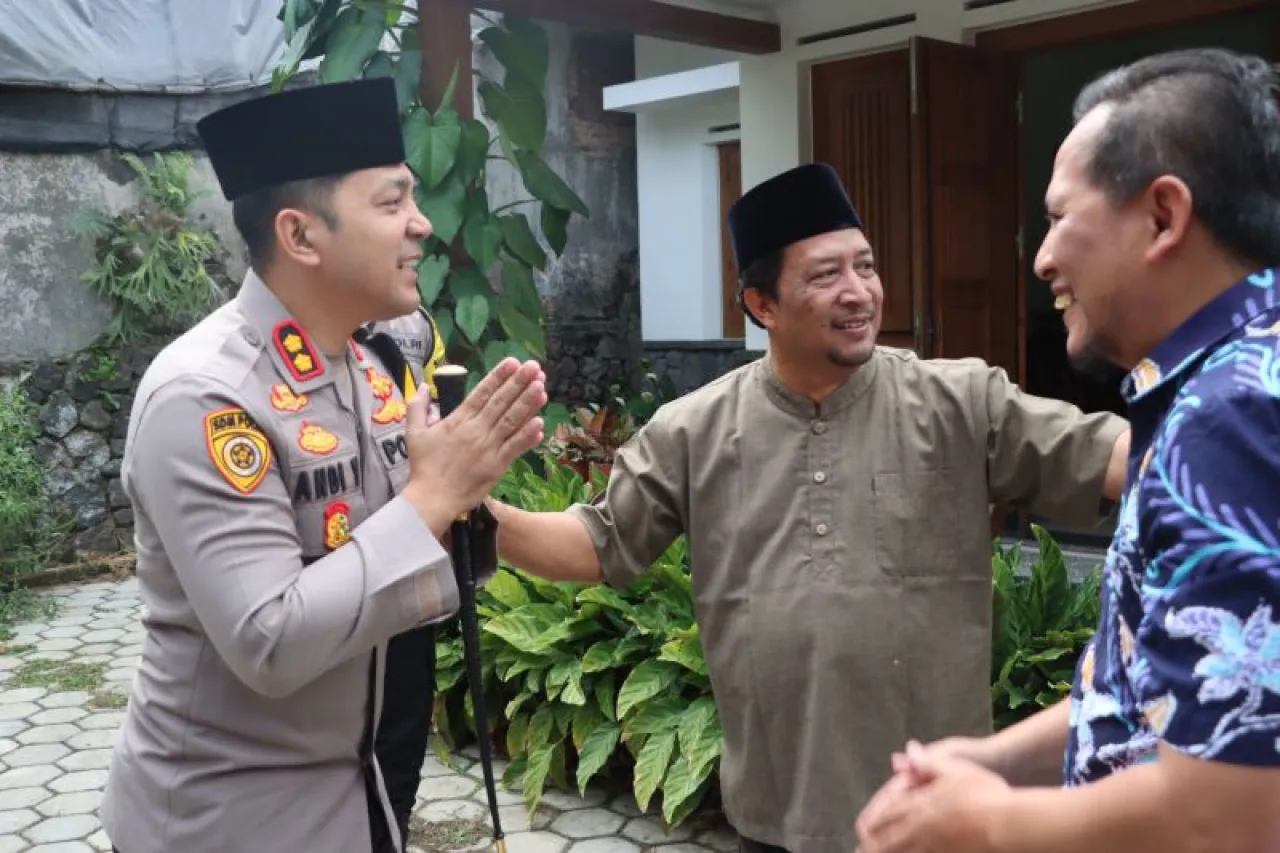Moment Ramadhan 1446 H, Kapolres Batu Kunjungi Tokoh Muhammadiyah 