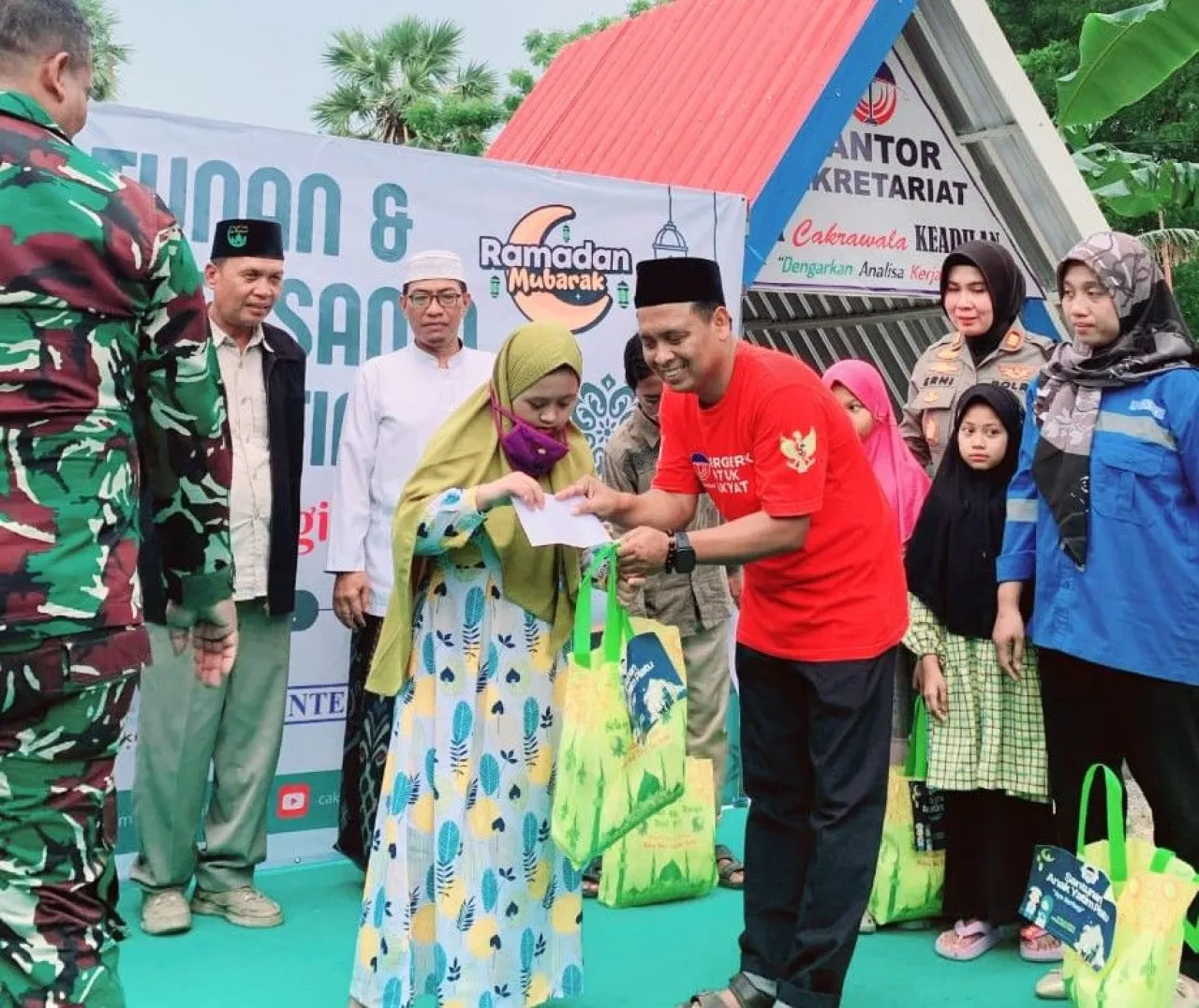 LSM Cakrawala Keadilan Serahkan Santunan ke Ratusan Anak Yatim Piatu
