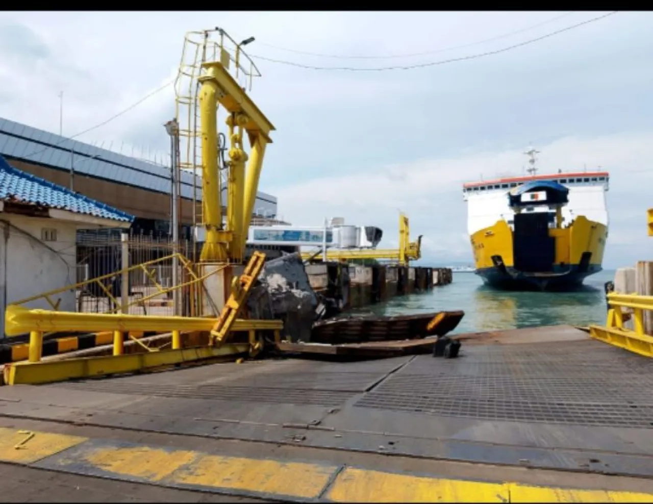 KMP Portlink III Tabrak Moveable Bridge di Merak, ASDP Lakukan Investigasi