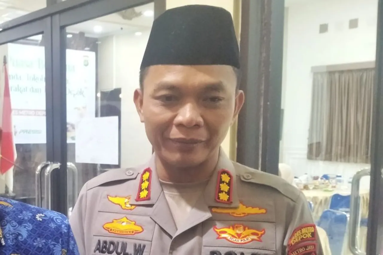 Kapolres Metro Depok, Kombes Abdul Waras saat menyampaikan layanan penitipan motor bagi warga yang ingin mudik. (Foto: Fachry)