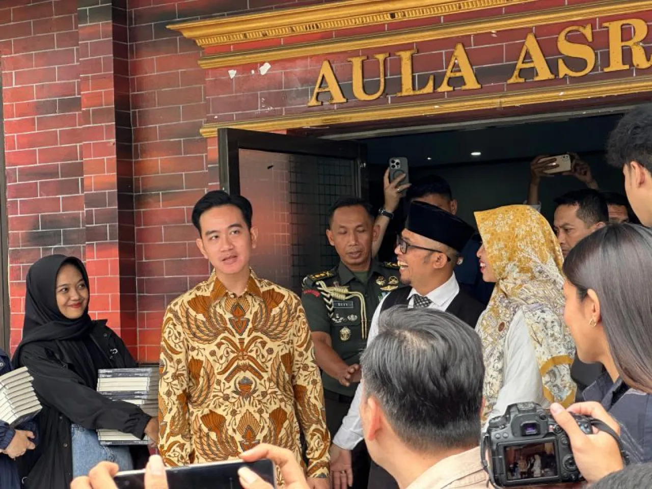 Bupati Bogor Sambut Kedatangan Wapres RI di Sekolah AL Madinah
