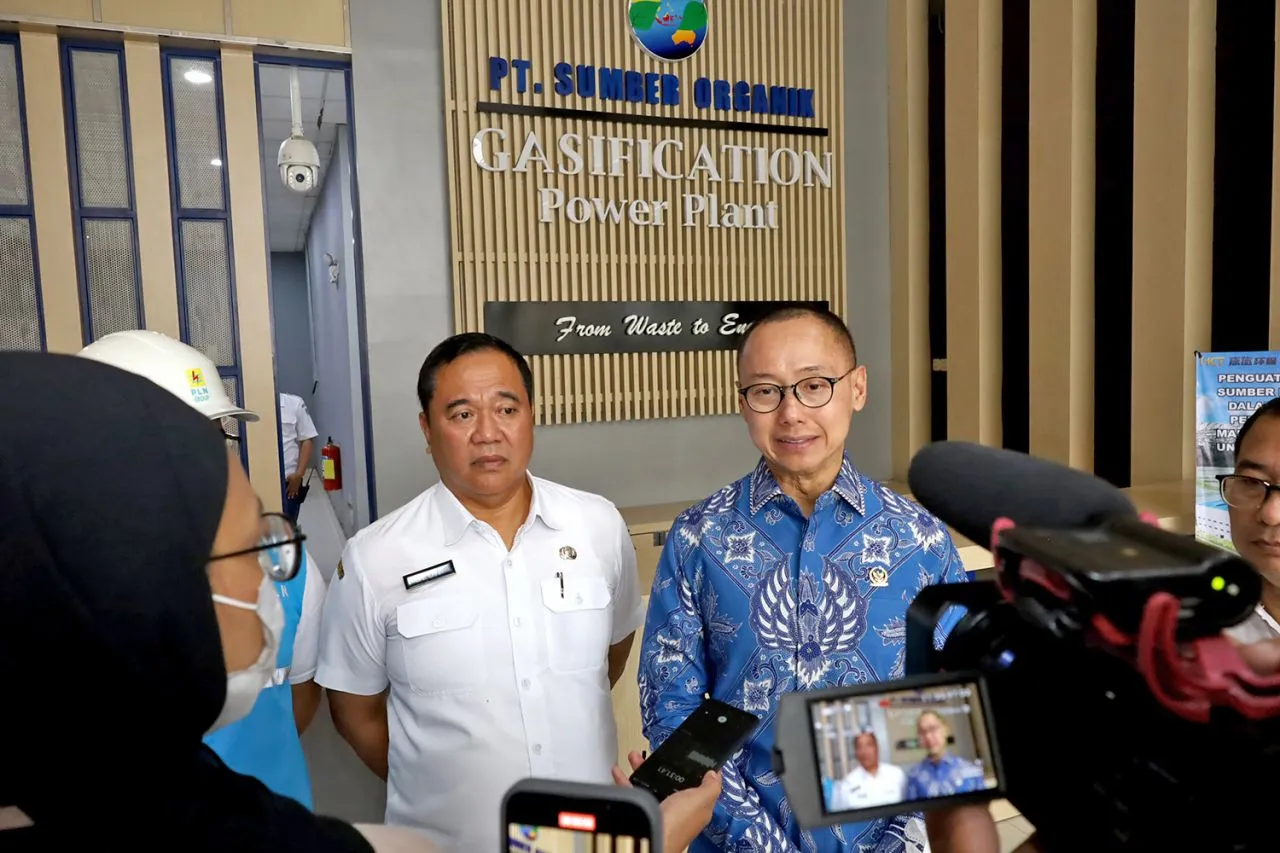 Wakil Ketua MPR RI Eddy Soeparno Kunjungi PLTSa Benowo, Dorong Pengelolaan Sampah Jadi Energi