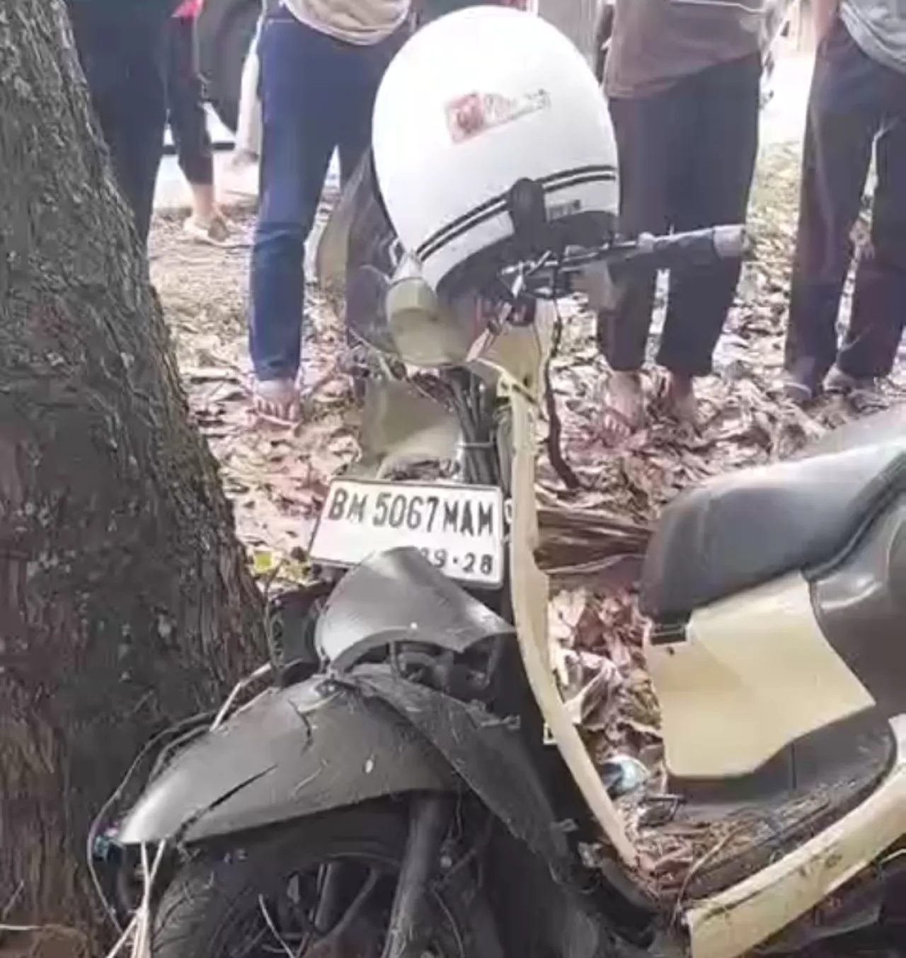 Dua Jasad Pria Ditemukan Tergeletak di Jalan, Diduga Korban Kecelakaan