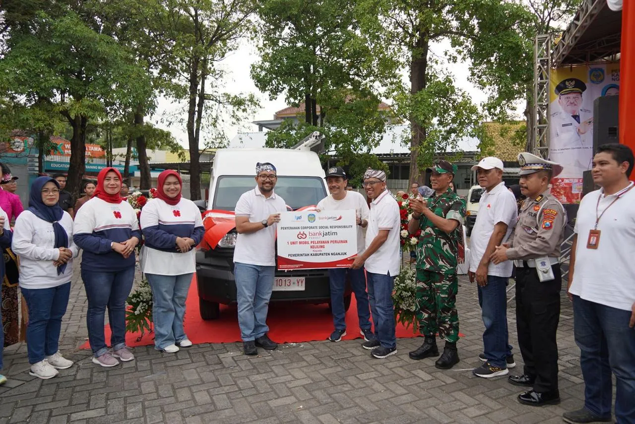 Bank Jatim Bantu Pemkab Nganjuk Mobil Pelayanan Perizinan Keliling
