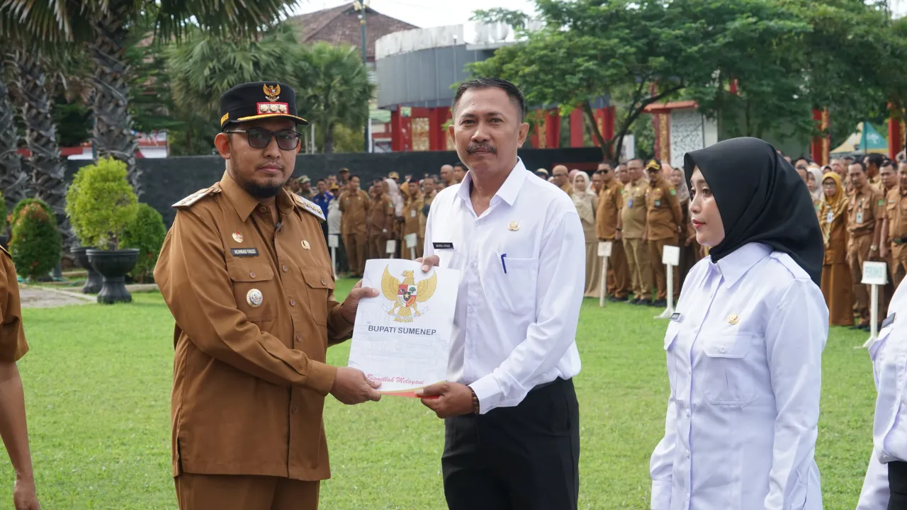 Bupati Sumenep Serahkan SK kepada 244 CPNS dan PPPK Formasi 2024