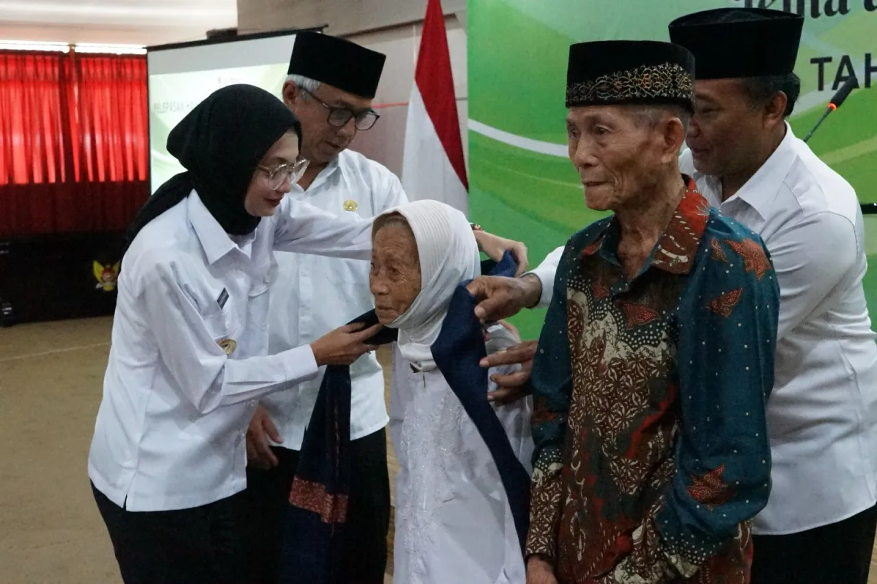 Lepas 240 Jemaah Calon Haji, Wali Kota Kediri Ingatkan Hal Ini