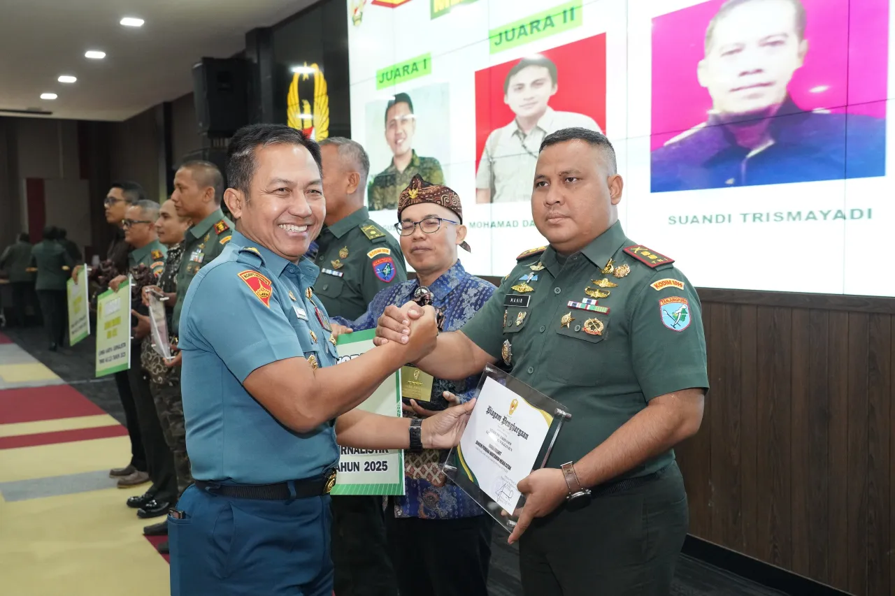 Asisten Teritorial (Aster) Kasad Mayjen TNI Joko Hadi Susilo, S.I.P.,  dalam Rakornis TMMD ke-124 Tahun 2025 dan evaluasi TMMD ke-123 Tahun 2025. Foto: Dispenad