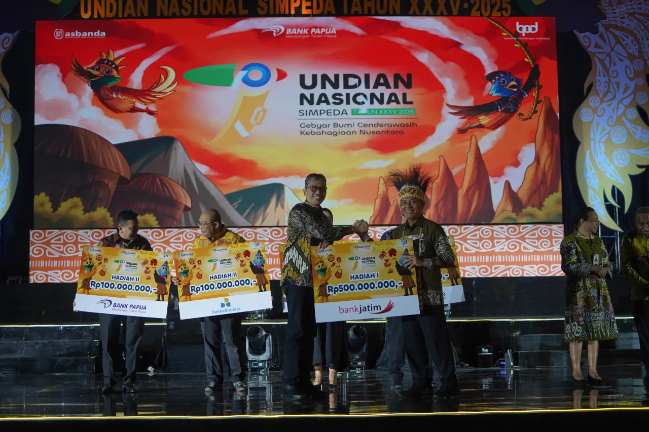 Nasabah Bank Jatim Dapat Hadiah Utama Simpeda Rp 500 Juta