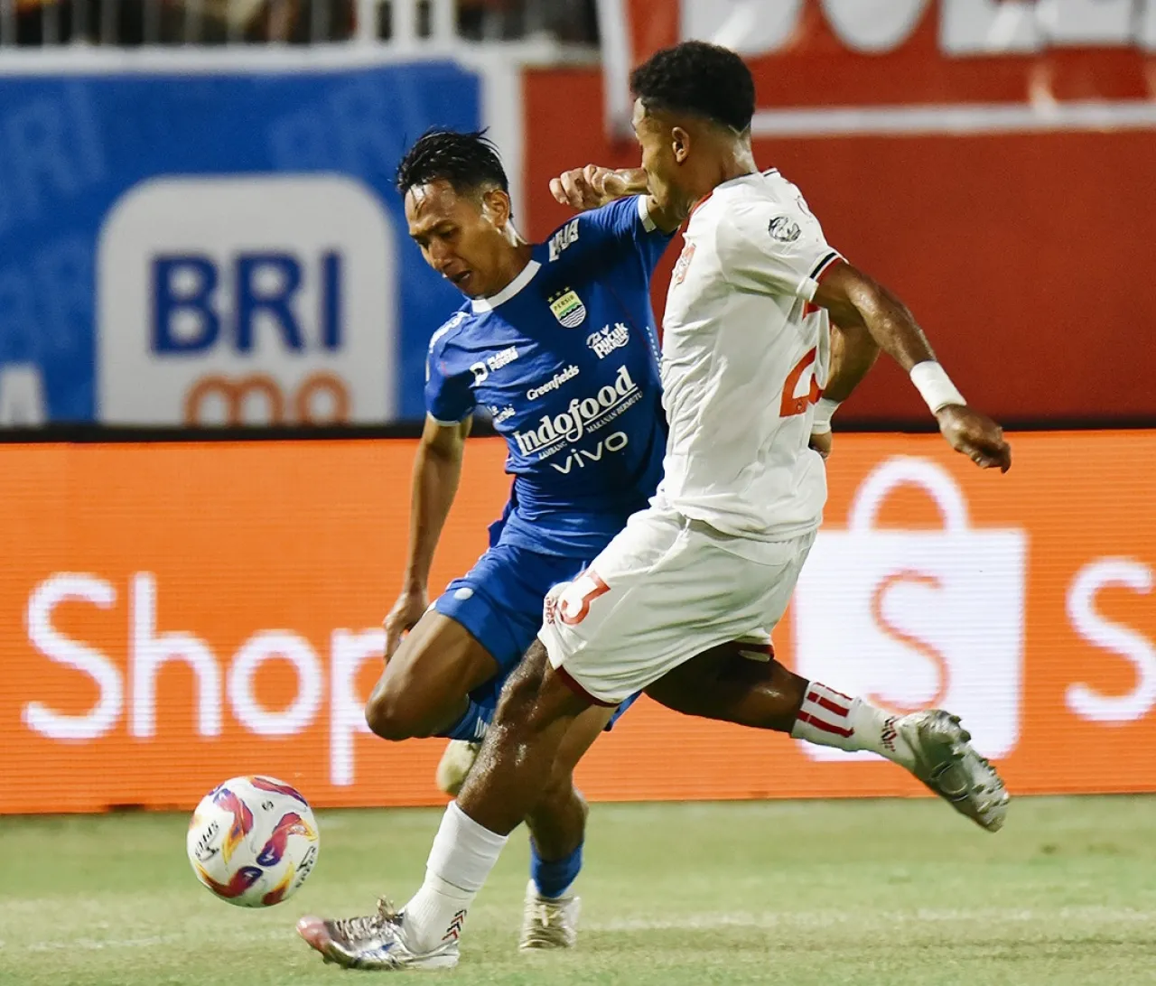Dikalahkan Malut United, Pesta Juara Persib Bandung Tertunda