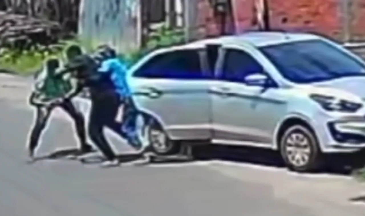 Pensiunan Polisi Jadi Sopir Ojol, Dikeroyok 2 Perampok Bersenjata Api