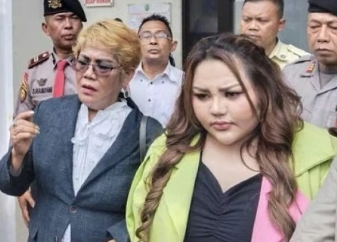 Ridwan Kamil Mangkir lagi, Lisa Mariana Kecewa: Cuma Mau Cium Tangan Aja