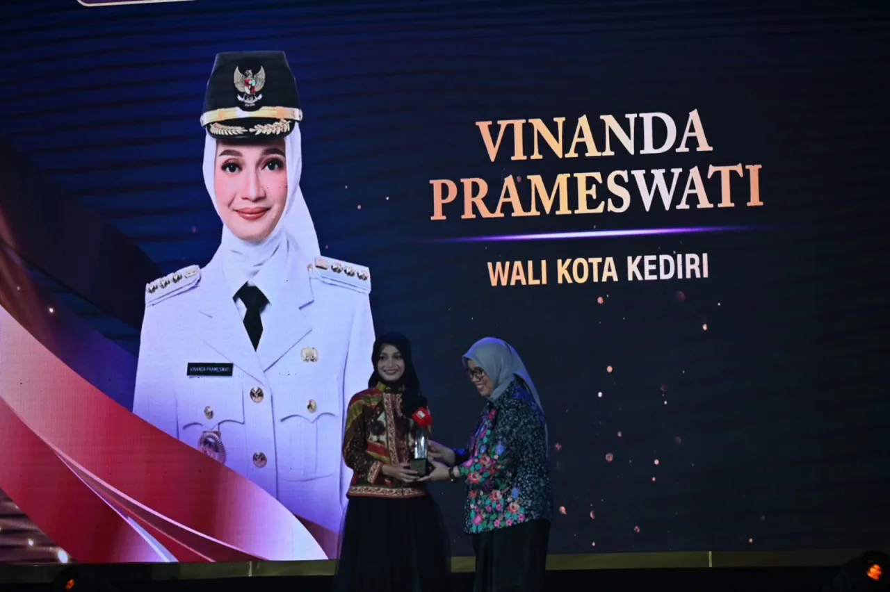 Wali Kota Kediri Vinanda Prameswari Raih Outstanding Young Public Leader of The Year