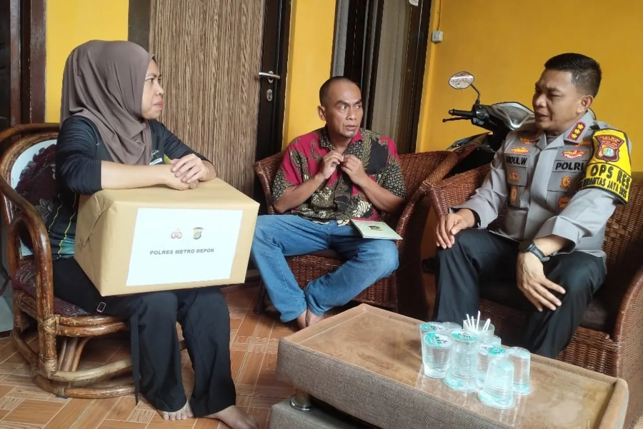 Intip Aksi Nyata Kapolres Metro Depok, Bantu Sopir Angkot Korban Penyerangan OTK