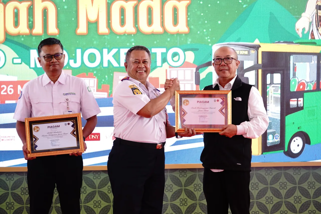 Dukung Layanan Non Tunai di Trans Jatim, Bank Jatim Raih Apresiasi