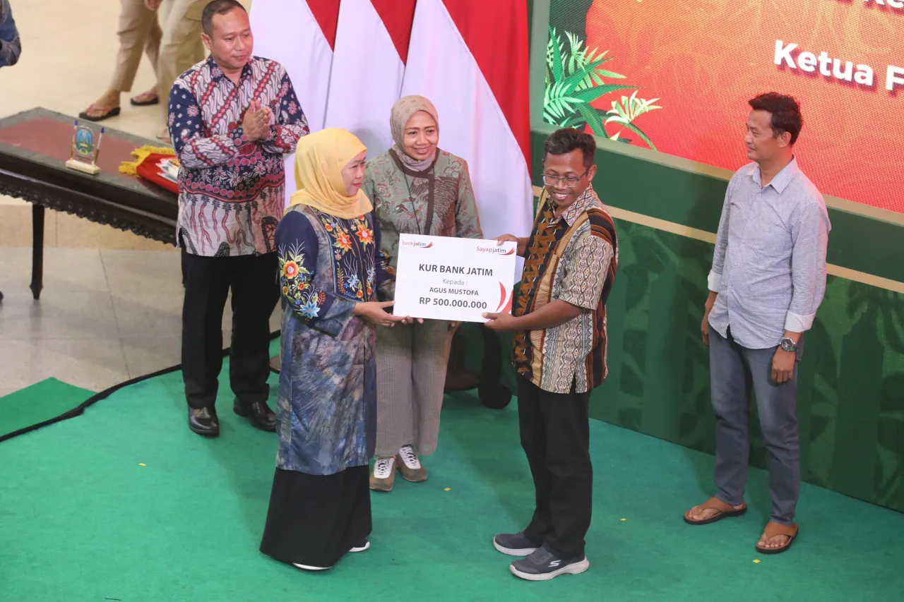 Dukung Pertumbuhan UMKM, Bank Jatim Salurkan KUR di Kampoeng Kreasi 2025