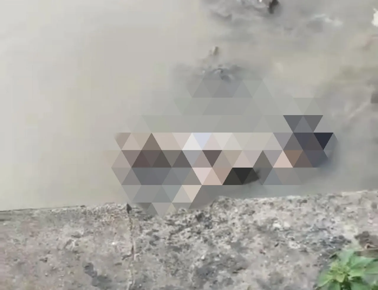 Bocah Laki-laki Ditemukan Tewas di Sungai Kalimas Barat