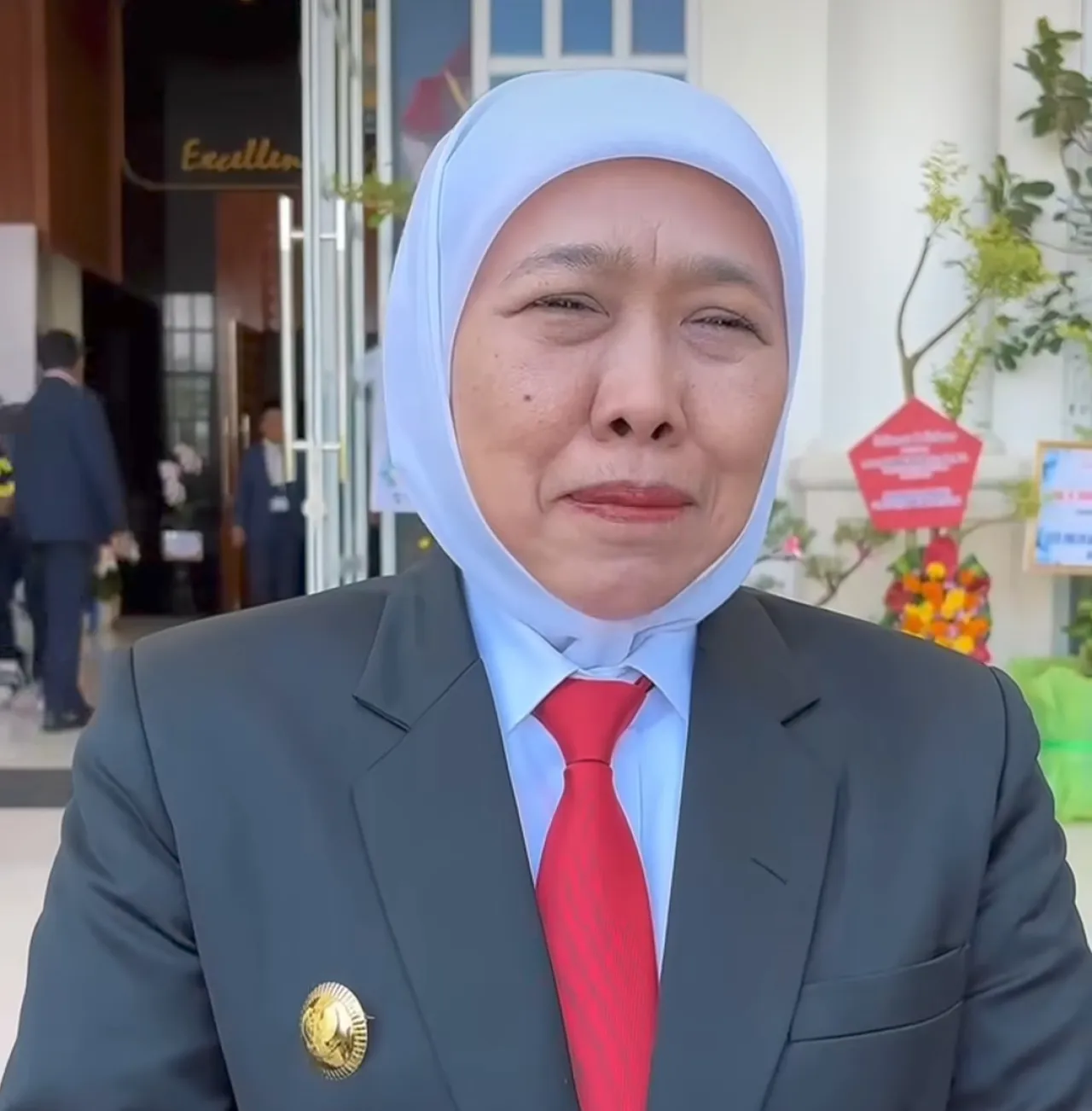 Dipanggil KPK, Khofifah ke China
