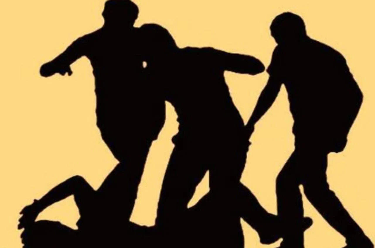 Asyik Nongkrong, Remaja 16 Tahun Dikeroyok Orang Tak Dikenal