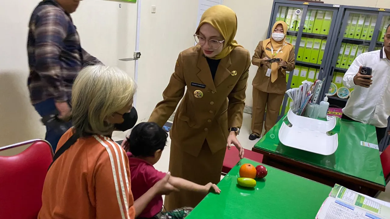 Mbak Wali Sidak Puskesmas Pesantren II, Harus Jaga Prosedur Kesehatan