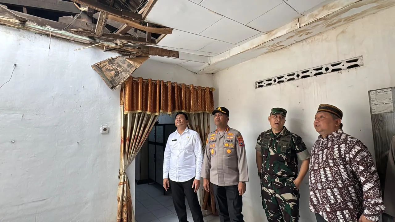 Sambut HUT Bhayangkara ke-79, Polresta dan Pemkab Sidoarjo Kembali Bedah Rumah Warga Tak Mampu