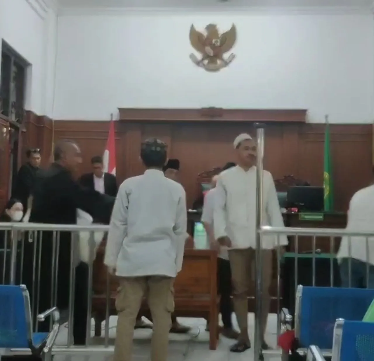 Empat Pemuda Dituntut 18 Bulan Penjara karena Keroyok Teman Saat Mabuk