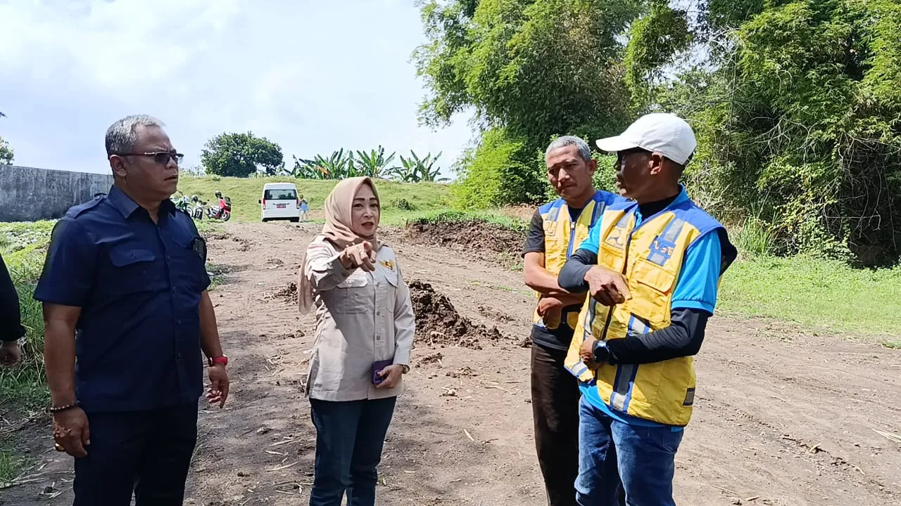 Komisi III DPRD Kota Madiun Sidak Lokasi Pengerukan tanpa Izin di Sungai Bengawan