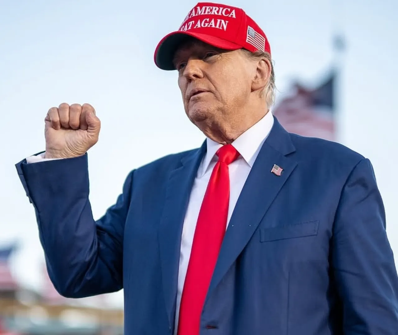 1300 PNS Dipecat Pemerintah Donald Trump