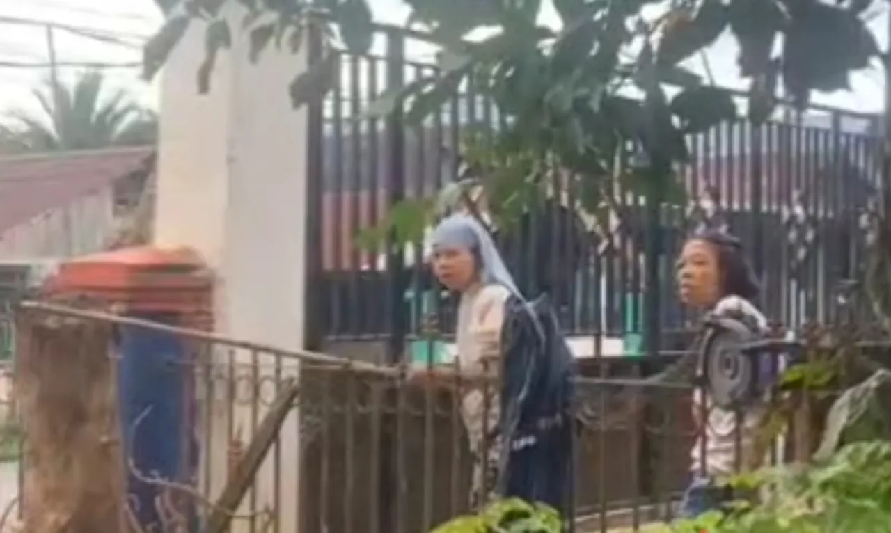 Warga Tabalong Diteror Tetangga Sendiri, Dihina dan Rumah Dilempari Sampah
