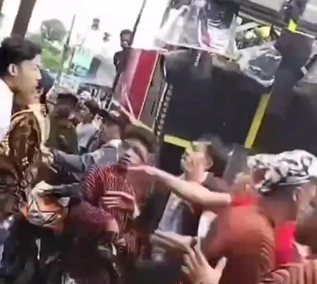 Warga Minta Kecilkan Suara Sound Horeg, Peserta Karnaval Bentrok dengan Warga di Kota Malang